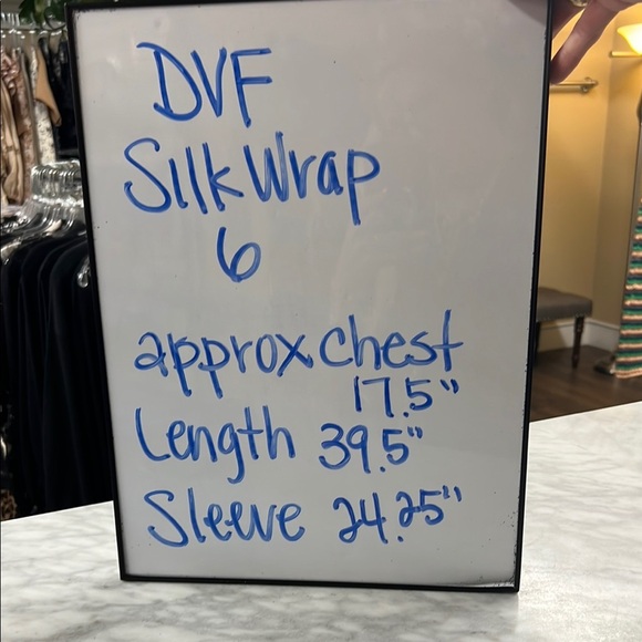 DVF | Diane Von Furstenberg Gray and Black Link Print Silk Knit Wrap Dress 6 - Picture 7 of 12